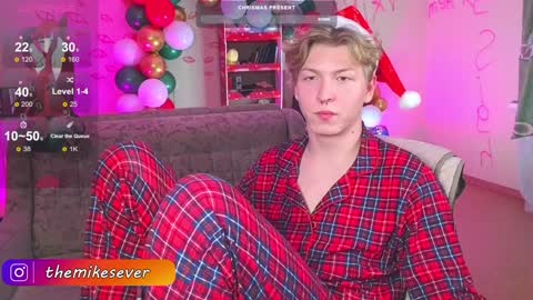 Snapshot of themikesever chatting on 12-25-24, 08:39 Sever online show from 12-25-24, 08:39