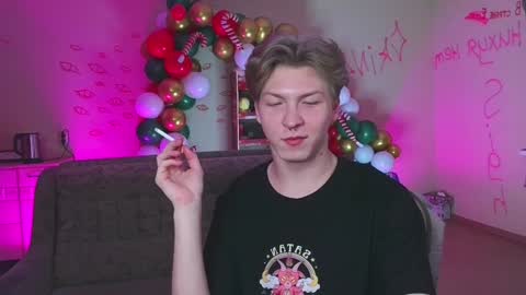 Snapshot of themikesever chatting on 12-26-24, 10:31 Sever online show from 12-26-24, 10:31