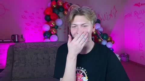 Snapshot of themikesever chatting on 12-27-24, 09:11 Sever online show from 12-27-24, 09:11