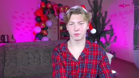 Snapshot of themikesever chatting on 12-31-24, 08:12 Sever online show from 12-31-24, 08:12