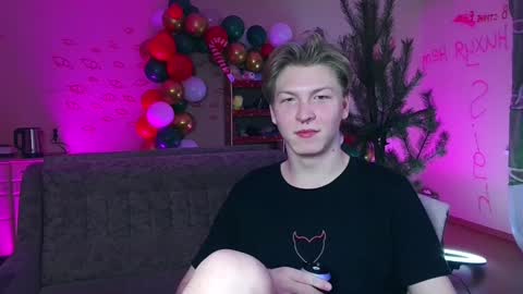 Snapshot of themikesever chatting on 01-05-25, 05:51 Sever online show from 01-05-25, 05:51