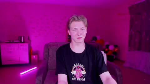 Snapshot of themikesever chatting on 01-15-25, 06:51 Sever online show from 01-15-25, 06:51