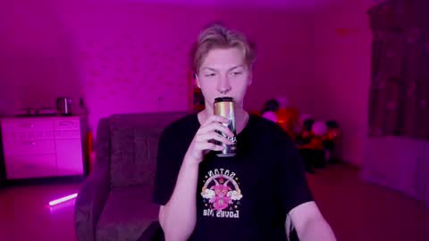 Snapshot of themikesever chatting on 01-20-25, 06:21 Sever online show from 01-20-25, 06:21