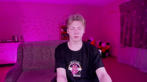 Snapshot of themikesever chatting on 01-23-25, 05:10 Sever online show from 01-23-25, 05:10