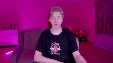 Snapshot of themikesever chatting on 01-26-25, 08:13 Sever online show from 01-26-25, 08:13