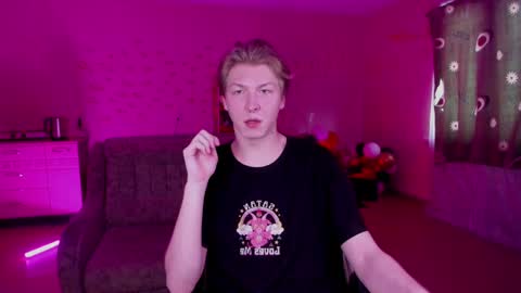 Snapshot of themikesever chatting on 01-27-25, 06:19 Sever online show from 01-27-25, 06:19