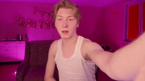 Snapshot of themikesever chatting on 02-19-25, 12:14 Sever online show from 02-19-25, 12:14