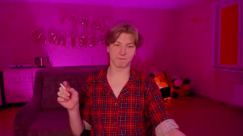 Snapshot of themikesever chatting on 03-09-25, 08:42 Sever online show from 03-09-25, 08:42