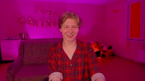 Snapshot of themikesever chatting on 03-09-25, 11:46 Sever online show from 03-09-25, 11:46