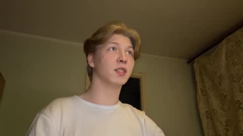 Snapshot of themikesever chatting on 09-25-25, 06:11 Sever online show from 09-25-25, 06:11