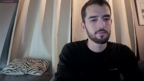 Snapshot of themmistokles chatting on 10-23-25, 09:52 themmistokles online show from 10-23-25, 09:52