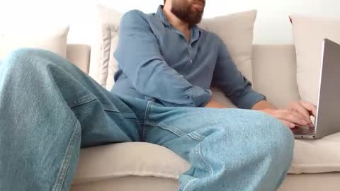 TheMonarchGoat online show from 10-21-25, 06:03