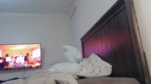 Snapshot of thenaturalgoddess chatting on 12-18-25, 05:24 TheNaturalGoddess online show from 12-18-25, 05:24