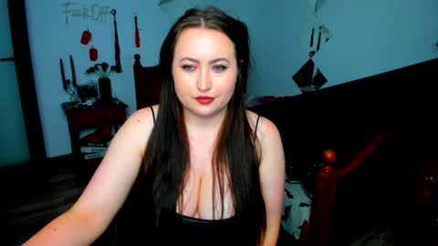 Snapshot of thenaughtygf chatting on 10-25-25, 08:14 thenaughtygf online show from 10-25-25, 08:14