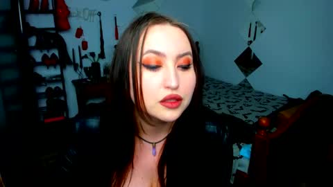 Snapshot of thenaughtygf chatting on 11-11-25, 09:48 thenaughtygf online show from 11-11-25, 09:48