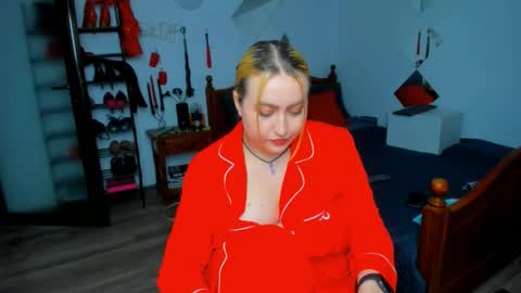Snapshot of thenaughtygf chatting on 03-06-26, 11:23 thenaughtygf online show from 03-06-26, 11:23