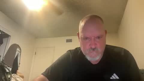 Snapshot of thenewganon chatting on 05-19-26, 02:51 thenewganon online show from 05-19-26, 02:51