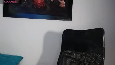 theo_levis online show from 04-20-26, 04:10