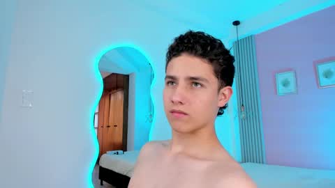  THEO- MATEO  online show from 01-08-25, 05:05