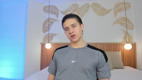  THEO- MATEO  online show from 01-10-25, 01:31