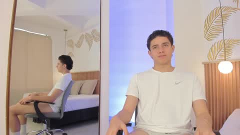  THEO- MATEO  online show from 01-11-25, 04:36