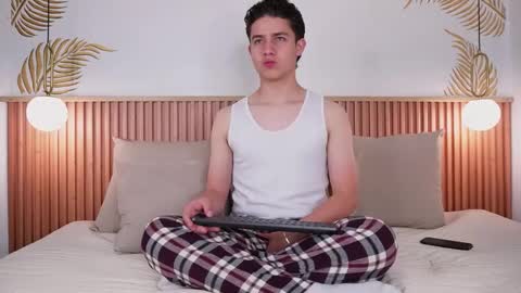  THEO- MATEO  online show from 01-16-25, 01:14