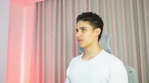  THEO- MATEO  online show from 02-14-25, 01:18