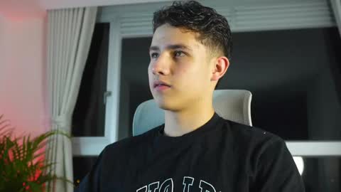  THEO- MATEO  online show from 03-01-25, 11:47