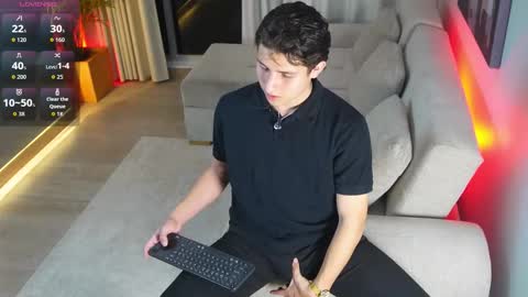 Snapshot of theohawke_ chatting on 11-18-25, 11:15 THEO- MATEO online show from 11-18-25, 11:15