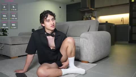 Snapshot of theohawke_ chatting on 02-06-26, 11:08 THEO- MATEO online show from 02-06-26, 11:08