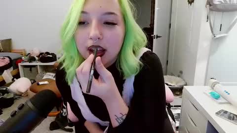 Snapshot of theolivianyx chatting on 01-03-25, 05:50 Olivia Nyx online show from 01-03-25, 05:50