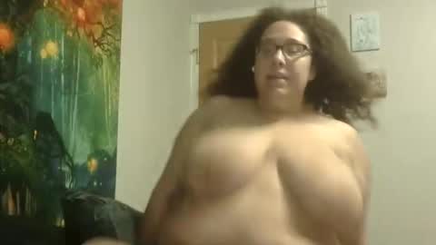 Snapshot of theplayfulbbw chatting on 11-26-25, 04:46 Amelia online show from 11-26-25, 04:46