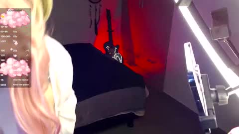 Sara online show from 11-18-25, 05:17