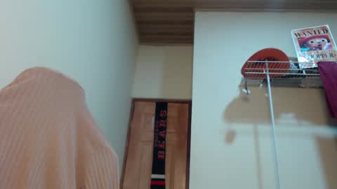 Santiago Enrique online show from 12-15-24, 05:13