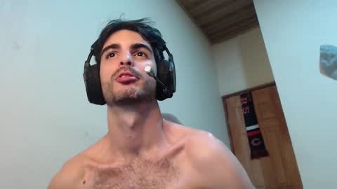 Santiago Enrique online show from 12-04-25, 05:06