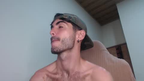 Santiago Enrique online show from 04-28-26, 03:22