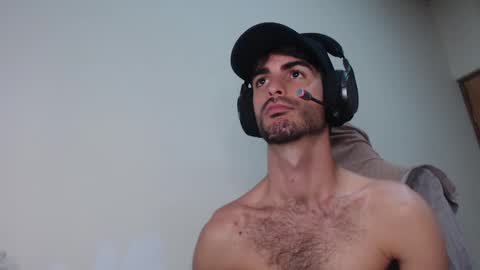 Santiago Enrique online show from 04-29-26, 07:34