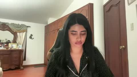 Snapshot of therealcamilabaddie chatting on 01-12-25, 03:28 therealcamilabaddie online show from 01-12-25, 03:28