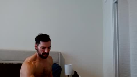 Snapshot of therealkingyoshi chatting on 10-10-25, 06:40 Yoshi online show from 10-10-25, 06:40