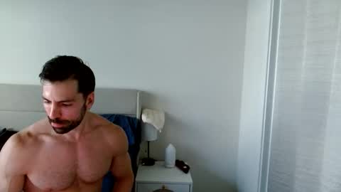 Snapshot of therealkingyoshi chatting on 11-14-25, 10:07 Yoshi online show from 11-14-25, 10:07