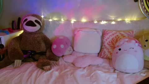 Snapshot of therealmadameceleste chatting on 01-06-25, 02:15 Madame Celeste online show from 01-06-25, 02:15