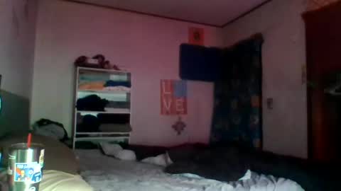 Snapshot of therealprimitive chatting on 09-22-25, 05:04 therealprimitive online show from 09-22-25, 05:04