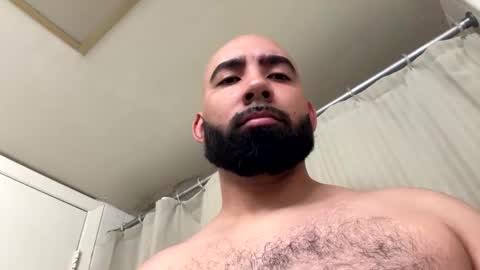 Snapshot of therealrambo25 chatting on 06-11-26, 12:47 therealrambo25 online show from 06-11-26, 12:47