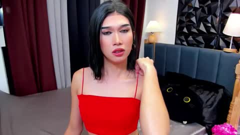 Snapshot of theresayatco chatting on 11-08-25, 03:34 dan and jc online show from 11-08-25, 03:34