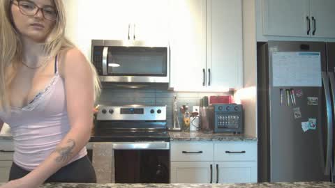 therosiecheeks online show from 04-02-26, 05:43