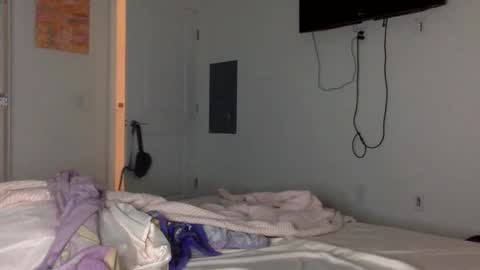 im newwww online show from 04-01-26, 03:07