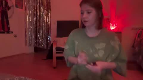 Snapshot of thesearchofgod chatting on 12-31-24, 09:06 LISA online show from 12-31-24, 09:06