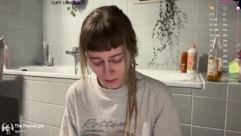 Snapshot of thesearchofgod chatting on 02-08-26, 04:43 LISA online show from 02-08-26, 04:43