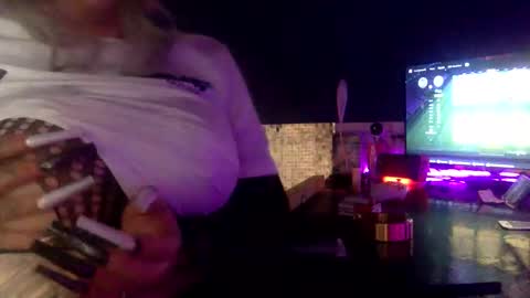 Snapshot of theshowgirlsberlin chatting on 05-14-26, 03:35 theshowgirl online show from 05-14-26, 03:35