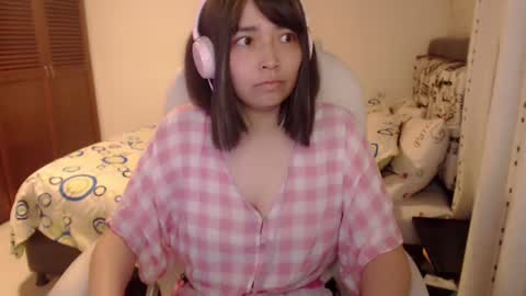 Mai online show from 03-08-25, 01:06